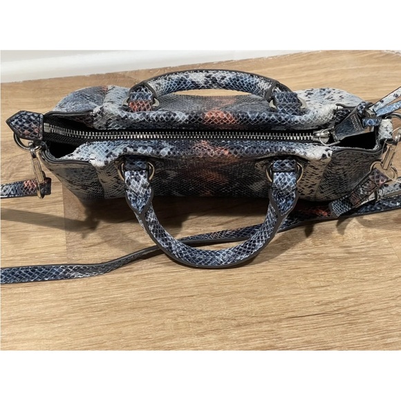 Amy Kestenberg multi blue snake print purse/satchel/crossbody - Picture 7 of 11